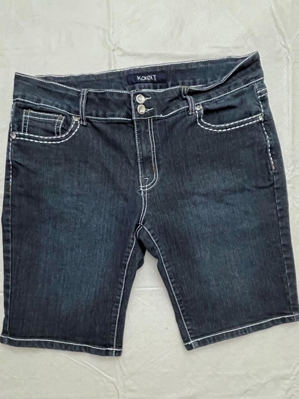 Women's Karen T Size 14 Blue Denim Shorts with White Topstitching